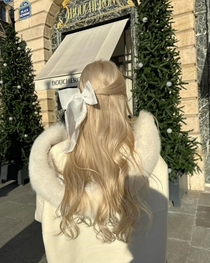 Hairstyles For Female, Cool School Outfits, Old Money Hairstyles, Old Money Look, Pelo Cafe, Blonde Aesthetic, Cool School, Pretty Hair Color, Money Aesthetic