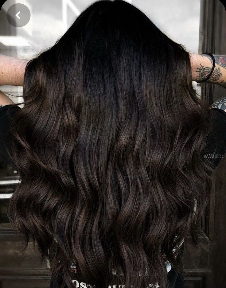 Dark Hair Color Ideas: Unleashing the Beauty of Depth 🌑✨ - Dark hair is a canvas for endless creativity. Dive into the allure of deep, rich tones that enhance your natural beauty. Imagine velvety espresso shades, luxurious midnight blacks, or the mysterious charm of deep plum. Dark hair allows for subtle highlights, like caramel ribbons or burgundy undertones, to add dimension without overwhelming the richness. Whether you prefer a classic dark hue or a playful splash of color, these ideas acce Winter Hair Colors, Rambut Brunette, Black Hair Balayage, Dark Brunette Hair, Brown Hair Inspo, Hair Ombre, Brunette Balayage Hair, Brown Hair Balayage, Winter Hair Color