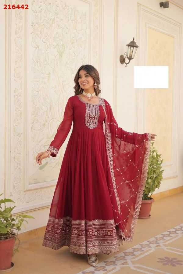 3mm seq Anarkali Embroidery design Maroon Gown, Designer Anarkali Dresses, Gown With Dupatta, Eid Party, Designer Anarkali, Indian Wedding Wear, Anarkali Gown, Embroidered Dupatta, Pakistani Bridal Wear