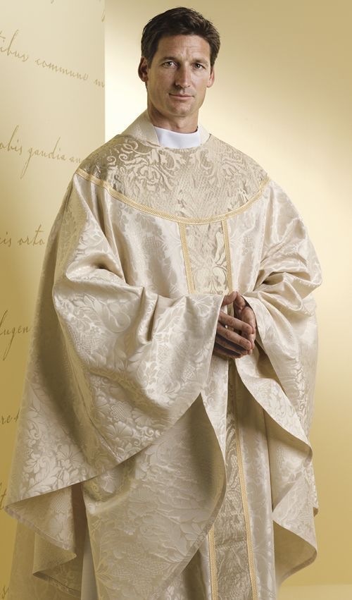 Priestly Garments, Catholic Vestments, Priest Robes, Ecclesiastical Vestments, Mens Ministry, Filipino Clothing, Queen Dress, Roman Catholic Church, Linens And Lace