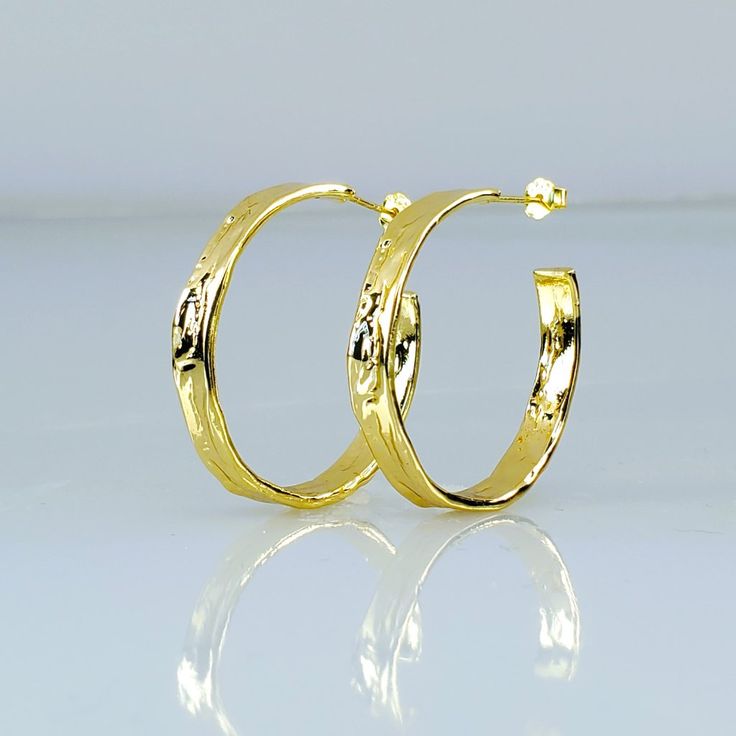 Brand New Women's Hammered Gold Semi Hoop Earrings Genuine 14k Gold Plated 925 Sterling Silver (Stamped) 1.2" Tall .15" Thick Retail Price $295 Buy With Confidence From A Trusted Seller With A 99%+ Feedback Rating! A0224 (Id-1021-) Womens Earrings, Hammered Gold, Silver Color, Women's Earrings, Silver Gold, Gold Plate, Jewelry Earrings, Hoop Earrings, Casual Outfits