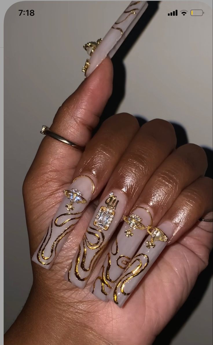 Virgo Birthday Nails, Birthday Nails Inspo, 21st Birthday Nails, Facebook Ads Campaign, Brown Acrylic Nails, Gold Acrylic Nails, Acrylic Toes, Ads Campaign, Gold Glitter Nails