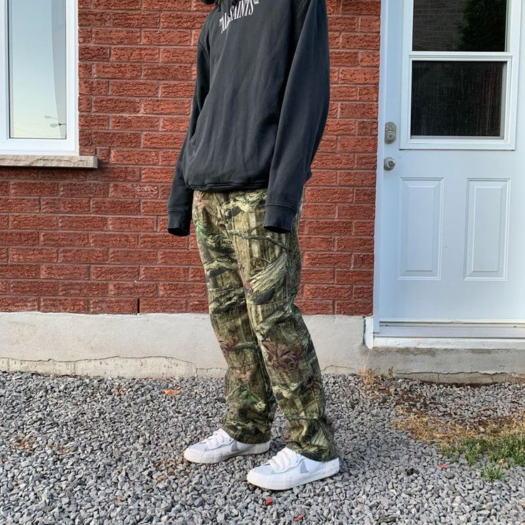 Real Tree Pants Outfit Men, Real Tree Camo Pants Outfit Men, Realtree Pants Outfit, Camo Outfits Mens, Camo Pants Outfit Men, Realtree Pants, Camo Outfit, Camo Streetwear, Camo Pants Outfit