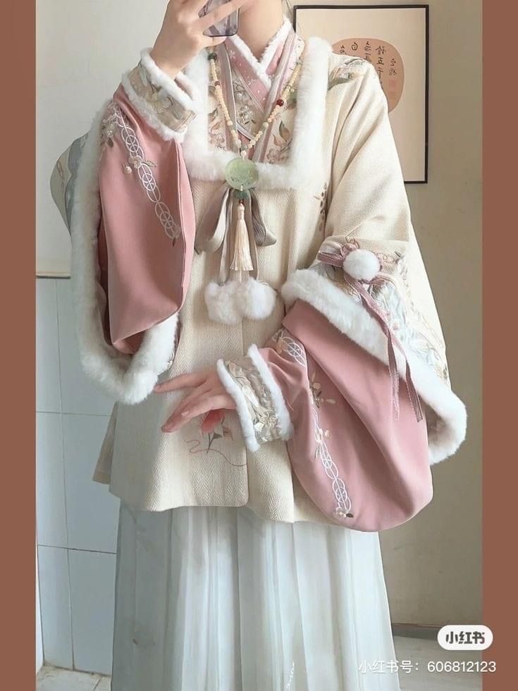 Imperial Aesthetic, Hanfu Fashion, Asian Style Clothes, Dress China, Army Clothes, Sketch Fashion, Elegant Clothing, Chinese Clothing, Traditional Fashion