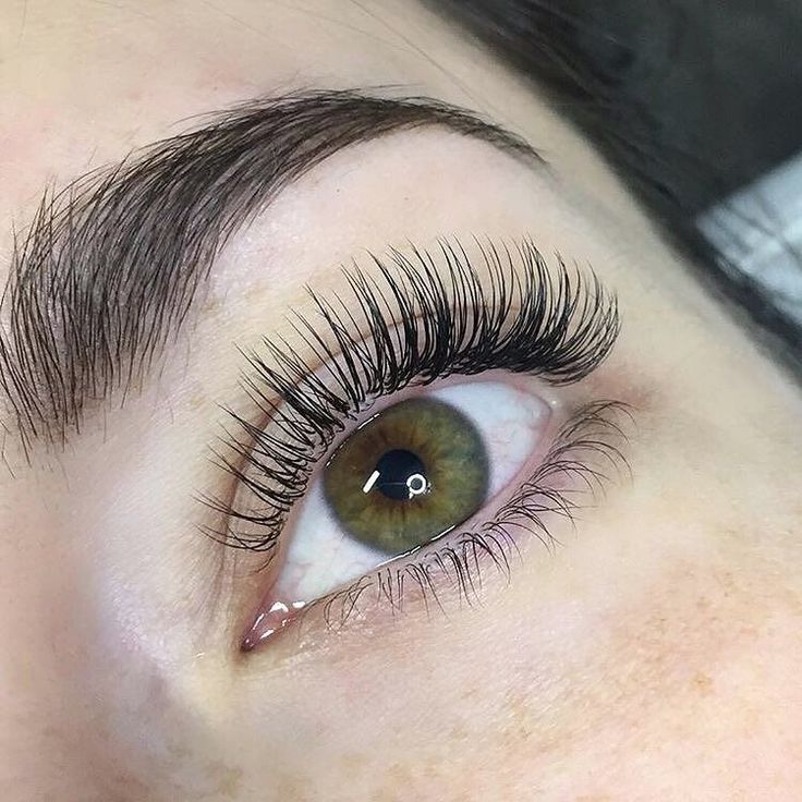 Major #lashgoals going on right now. These classic lashes are too perfect! @redlashstudio we you. Single Eyelash Extensions, Classic Eyelash Extensions, Eyelash Extensions Aftercare, Natural Fake Eyelashes, Eyelash Extension Training, Longer Lashes, Eyelash Extensions Styles, Natural Eyelash Extensions, Volume Eyelash Extensions