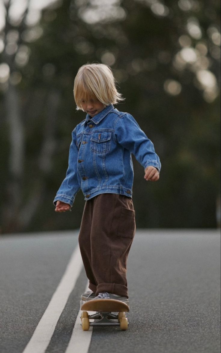 Toddler Skater Boy Style, Boy Skater Outfits, Skater Boy Style, Street Style Boy, Boy Skater, Kids Street Style, Skater Outfits, Baby Fits, Skater Boy