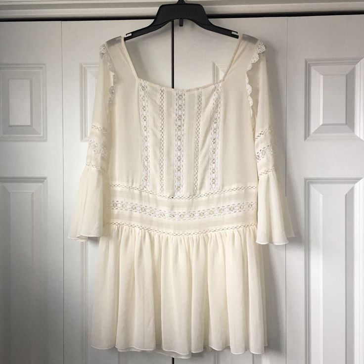 Very Elegant Feminine Chiffon Blouse For Brunch, Fitted Beige Chiffon Blouse, Chic Flowy Chiffon Blouse, Flowy Chiffon Chic Blouse, Summer Blouse With Sheer Sleeves For Daywear, Spring Blouse With Sheer Flowy Sleeves, Spring Blouse With Sheer Sleeves And Flowy Fit, Sheer Chiffon Flowy Blouse, Sheer Flowy Chiffon Blouse