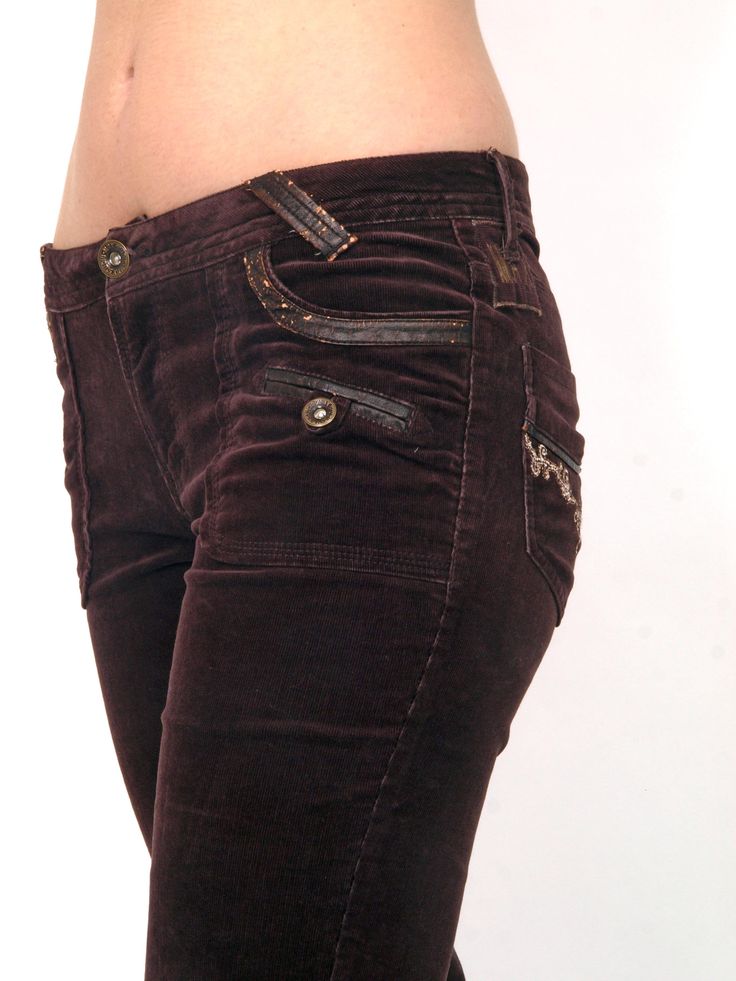 Mid-rise Brown Pants With Hip Pockets, Brown Mid-rise Pants With Hip Pockets, Fitted Brown Bottoms For Festivals, Brown Bottoms For Festival, Fitted Brown Jeans With Hip Pockets, Little Top Big Pants, Line Composition, Pants Low Waist, 2000 Clothes