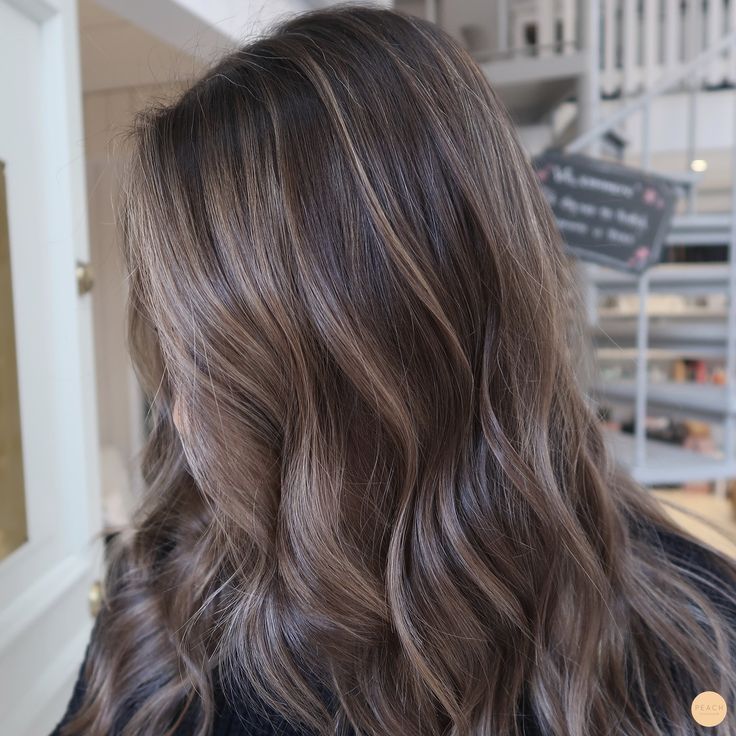 Balayage mörkt hår Hair Stayl, Glow Hair, Brown Hair Looks, Brown Hair Inspo, Hair Color Light Brown, Brown Hair Balayage, Light Hair Color, Mid Length Hair, Hair Color Balayage