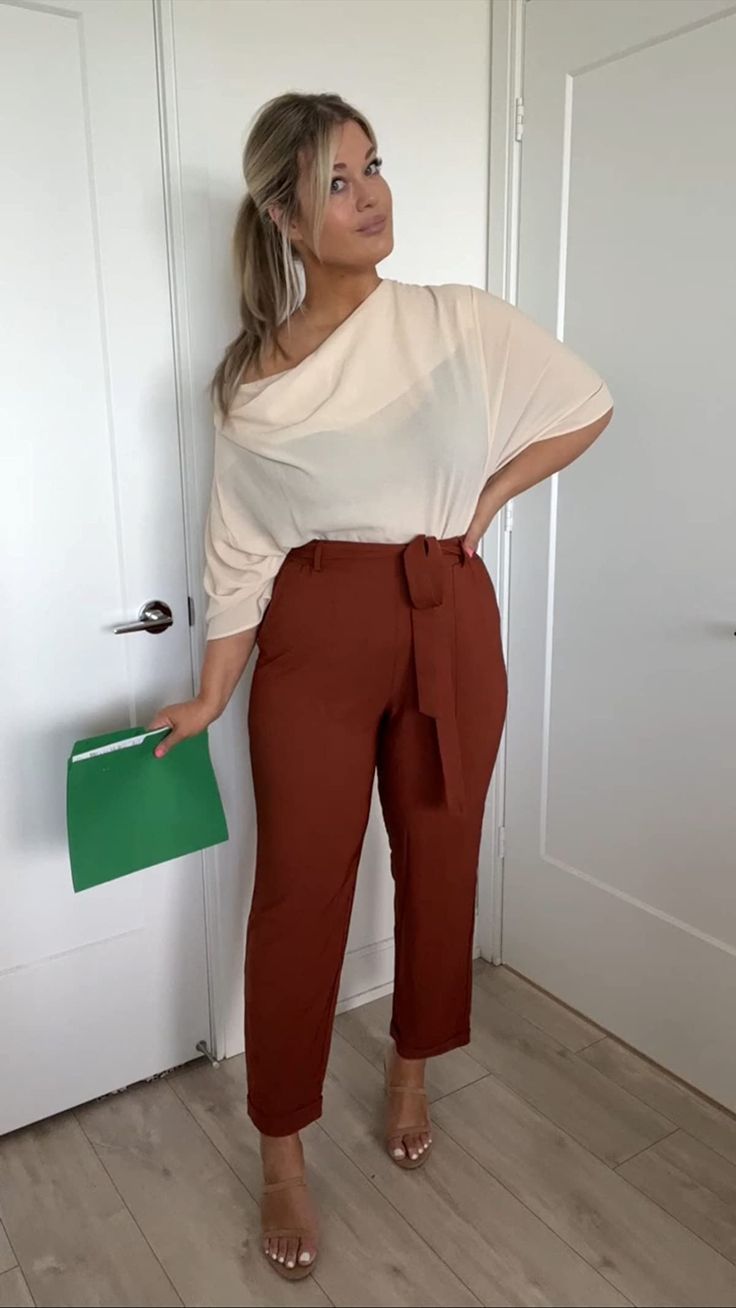 Midsize Office Outfit, Office Outfits Women Curvy, Crop Top Ideas, Curvy Work Outfit, Outfit Ideas Midsize, Simple Work Outfits, Summer Office Outfits, Midsize Outfits, Midsize Fashion