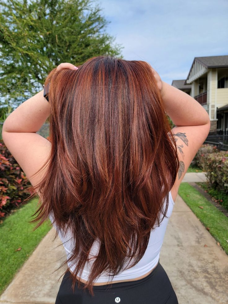 Hair Color Ideas Cooper, Hair Color Auburn Highlights, Brown Highlights On Ginger Hair, Reddish Brown Highlights On Brown Hair, Copper Balayage Highlights, Copper With Babylights, Copper Hilights On Dark Hair, Auburn Brown Hair Balayage, Brown Auburn Hair Color Balayage