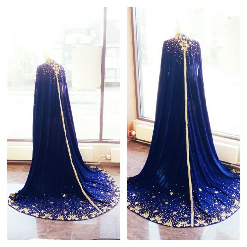 Starry cloak Fantasy Dresses, Medieval Costume, Fantasy Gowns, Medieval Dress, Fantasy Costumes, Fantasy Dress, Fantasy Clothing, Fantasy Fashion, Cloak