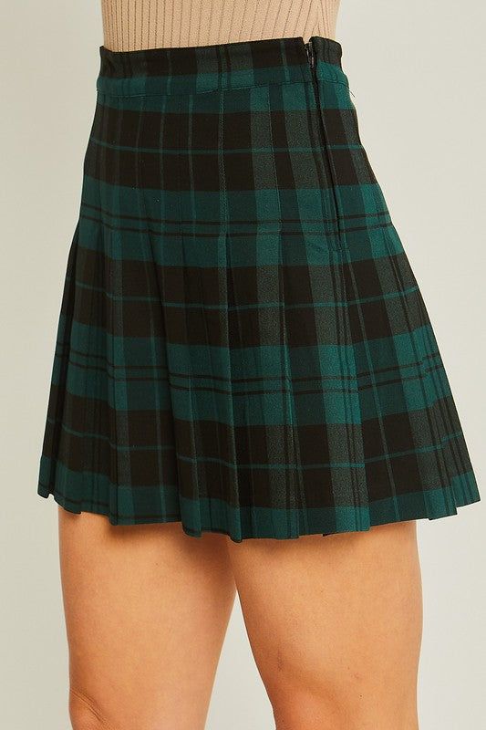 Plaid Has Never Been Out Of Style. Stay Trendy This Fall/Winter Season With This Beautifully Made Skirt. Features: Back Zipper, Plaid Print, And A Pleated Detailing. Green Plaid Skirt, Flannel Skirt, Green Flannel, Beautifully Made, Almost There, Halloween 2024, Plaid Mini Skirt, Plaid Skirt, Green Skirt