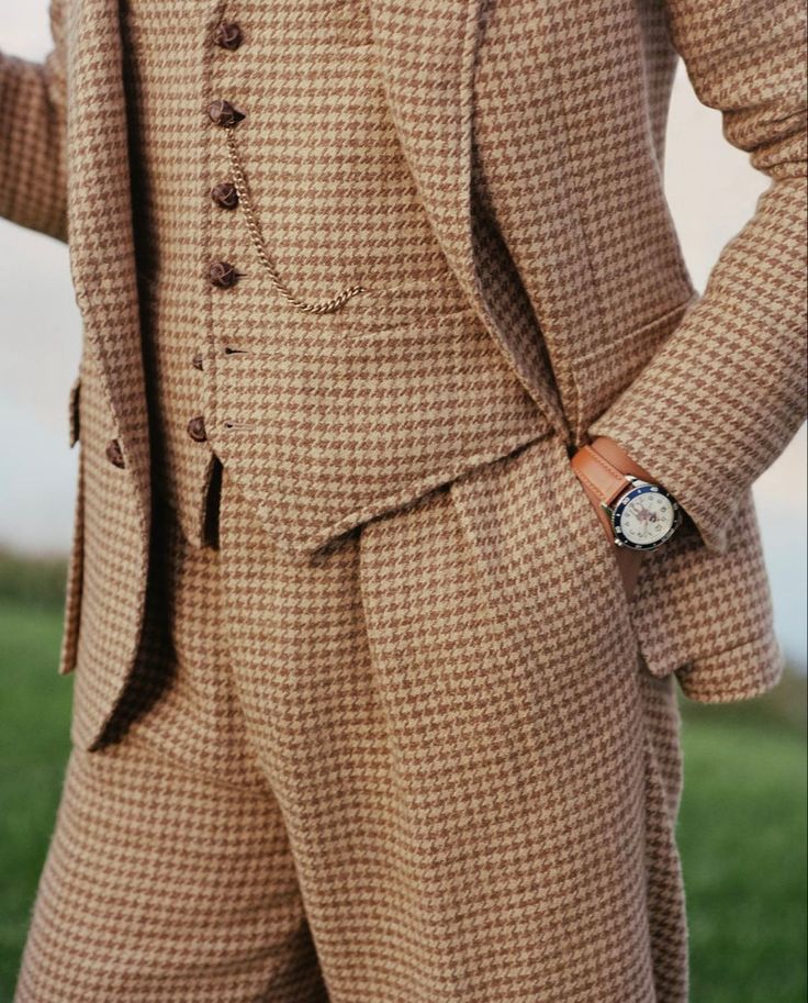 Old Money Clothes, Houndstooth Suit, Money Clothes, Country Attire, Classic Clothing, Ralph Lauren Style, Silk Linen, Old Money Style, Newsboy Cap