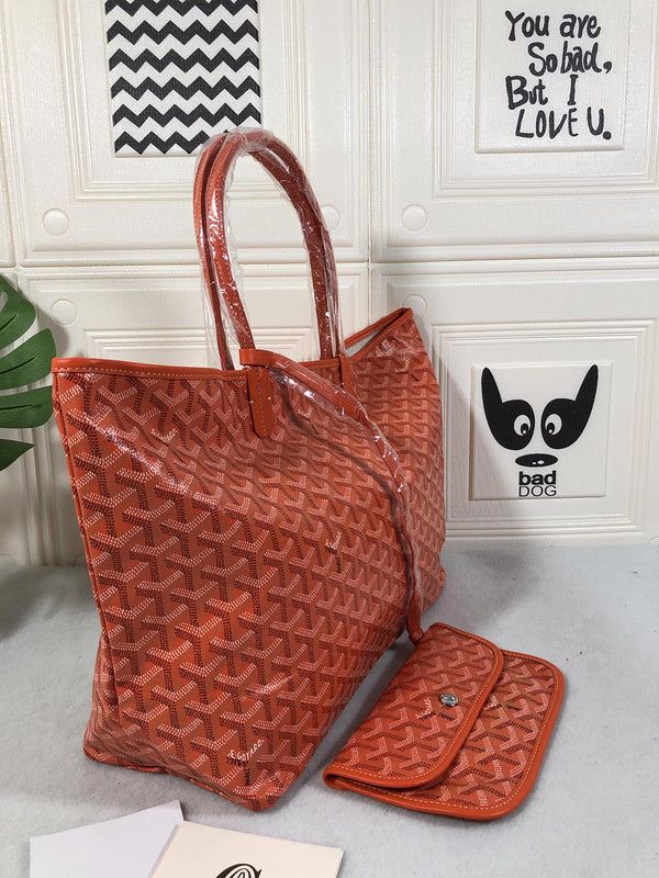 Charm - GOD Bags - 287 A+ Excellent Quality; Contact us if you've any questions in your mind. Goyard Bag, Ladies Handbags, Branded Packaging, Evening Clutch Bag, Tote Backpack, New Handbags, Grade 1, Luxury Items, Satchel Bags