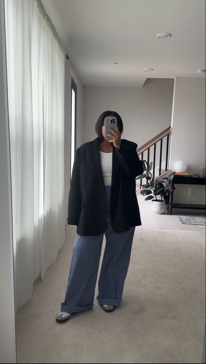 Shirt Outfit Plus Size, Workplace Outfits, Oversized Blazer Outfit, Cute Work Outfits, Outfits Modest, Corporate Attire, Oversized Outfit, Effortlessly Chic Outfits, Frankie Shop