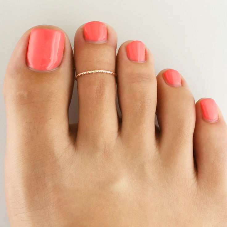 Size 1 & 1.5 are available on request in the silver :) SIZING METHOD for Toe or Midi Rings: 1) For Toe Rings, use half of your shoe size, or your full pinkie size (80% accurate) 2) Measure your Toe/Finger using a string or Dental Floss * With a piece of string or dental floss, wrap it snugly but not tight at the part of the toe/midi where you want the ring will lay (on the toes, typically between the knuckles) and mark it where the ends meet. * Lay your measured string on the mm side of a ru Nickel Free Adjustable Minimalist Toe Rings, Minimalist Adjustable Nickel-free Toe Rings, Dainty Nickel-free Toe Rings, Dainty Nickel-free Open Toe Rings, Minimalist Nickel-free Toe Rings As Gift, Adjustable Dainty Toe Rings, Dainty Adjustable Tiny Toe Rings, Dainty Hypoallergenic Open Toe Rings, Hypoallergenic Dainty Toe Rings