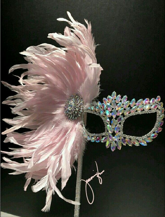 Masquerade Party Outfit, Pink Masquerade, Gang Photo, Gogo Outfits, Masquerade Ball Outfits, Masquerade Centerpieces, Prom Mask, Masquerade Mask Diy, Masquerade Ball Masks