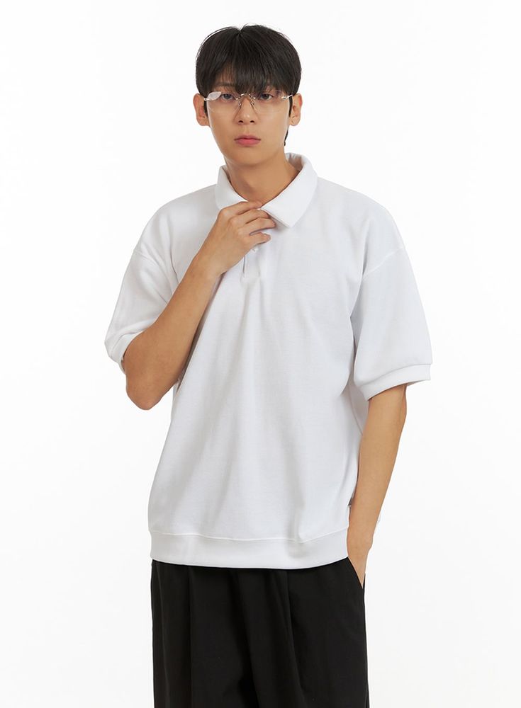 Product Detail Style : Casual Occasion : Work wear, Back to school Type : Men, TShirts Detail : Buttoned Print : Solid Material : Cotton Sleeve : Short sleeve Neck : Collar Length : Regular Fit : Loose fit Cotton100 Color : White Made in Korea Model Size Model is wearing size M/L and the color White. Height : 6'0" | 184cm / Top : L / Bottom : XL (32 inch) .prddescription table, .prddescription td, .prddescription th { border : 1px solid black; border-collapse : collapse; padding: 10px; } Size(In Collared College Style Tops, Casual Polo Collar Shirt For Streetwear, Casual Collared Tops For College, Casual Collared Polo Shirt For Streetwear, Collared Cotton Tops For College, White Casual Polo Shirt With Ribbed Collar, Casual White Cotton Polo Shirt, Casual Cotton Shirt For College, Casual White Shirt For School