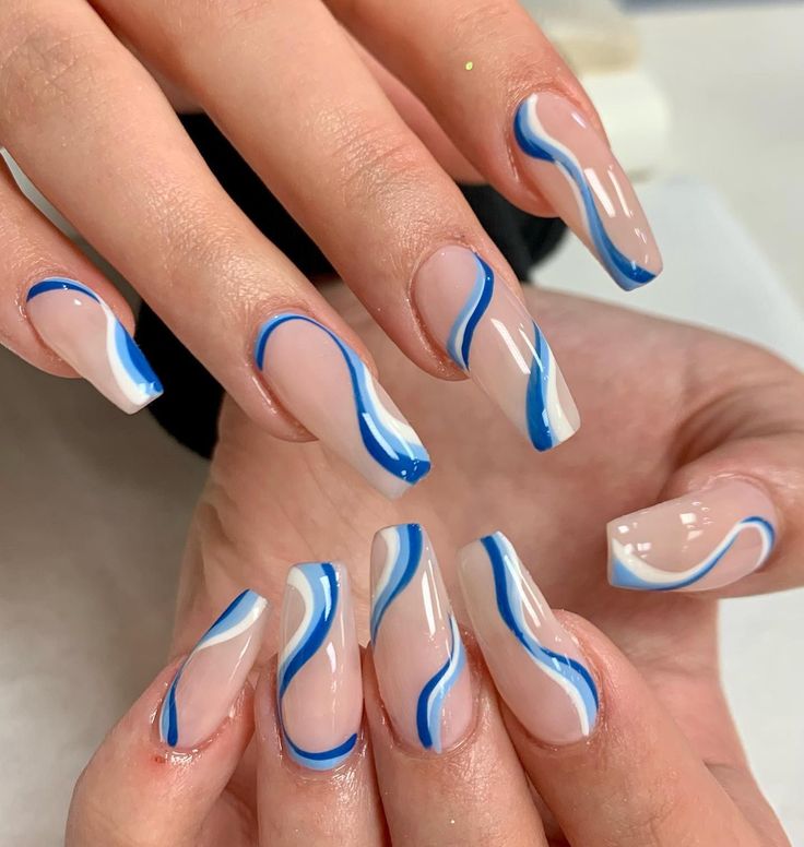 Oh, we love the blue color, especially on summer nails! If you also belong to this club, then these beautiful blue swirl nails are just what you need to update your manicure for the next season. Blue Swirl Nails, Nail Art Pastel, Ongles Beiges, Swirl Nail Art, Wave Nails, Blue And White Nails, Swirl Nails, Dark Blue Nails, Unghie Sfumate