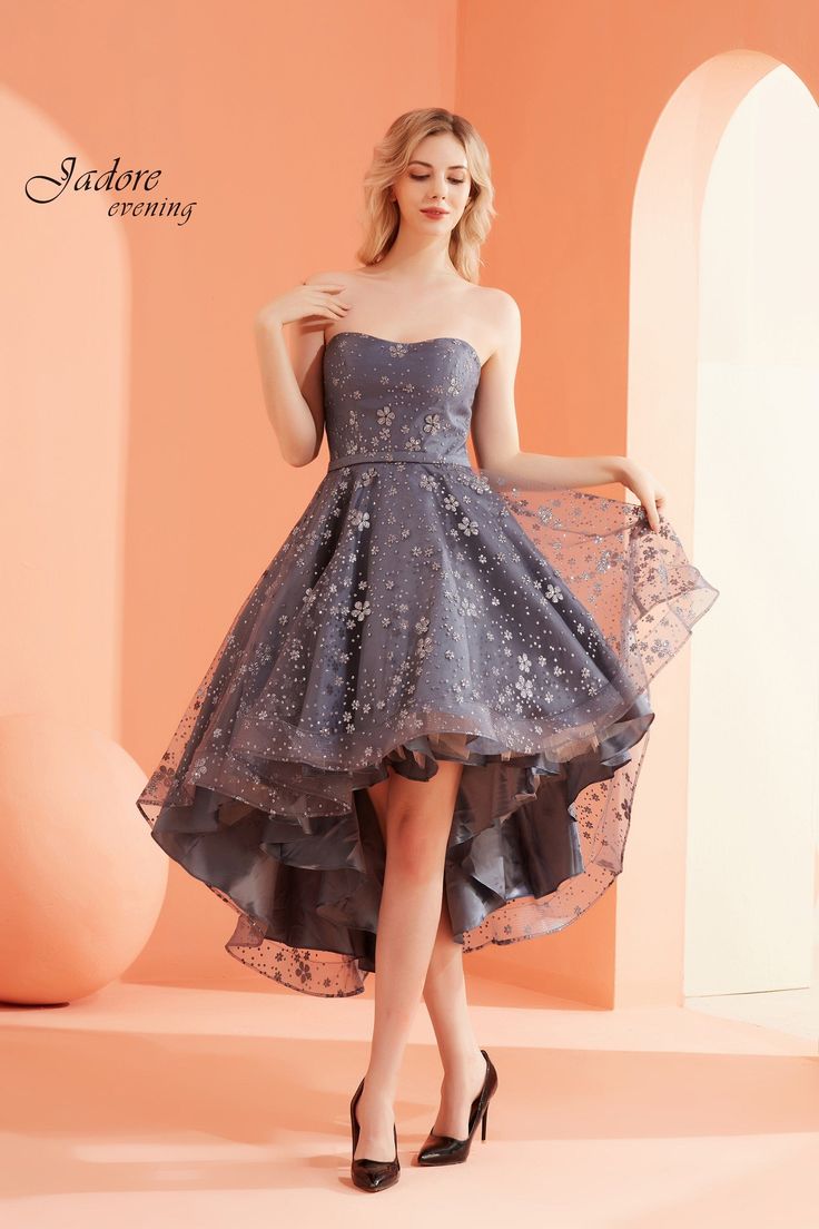 A glamourous high-low designed in rich shimmery colours will give you a night to remember. Tulle Dress Blue, Jadore Dress, High Low Gown, Enchanted Evening, Fit And Flare Skirt, Sweetheart Prom Dress, Evening Dresses For Weddings, Dress Order, Tulle Fabric