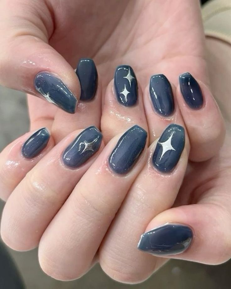 Dark Blue Nails Ideas Short, Short Nails Ideas Navy Blue, Dark Blue Nail Designs Short, Blue Design Nails Acrylic, Midnight Blue Nail Ideas, Very Short Nail Designs Gel, Simple Winter Nails Short Blue, Short Dark Blue Nails With Design, Nail Ideas Emo