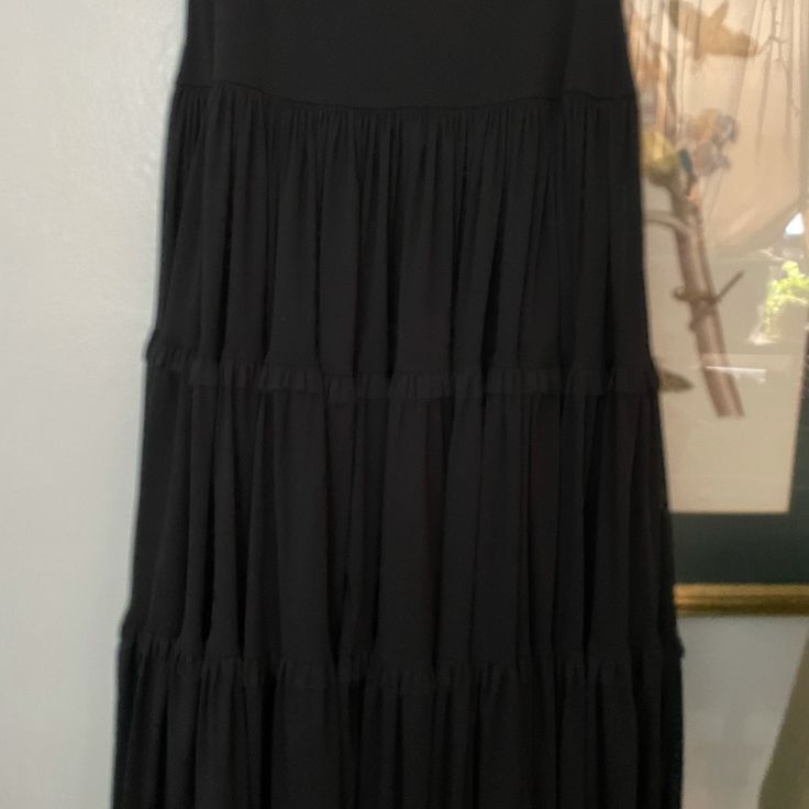 Cute Bcbg Skirt. Black. New With Tags. X Small. Midi . Elastic. Bcbg Max Mazara Black Tiered Maxi Skirt With Elastic Waistband, Black Flowy Tiered Maxi Skirt, Black Tiered Maxi Skirt With Lining, Black Tiered Maxi Skirt With Lined Detail, Knit Tweed, Floral Print Midi Skirt, Black Lace Skirt, Bodycon Midi Skirt, Peplum Skirt