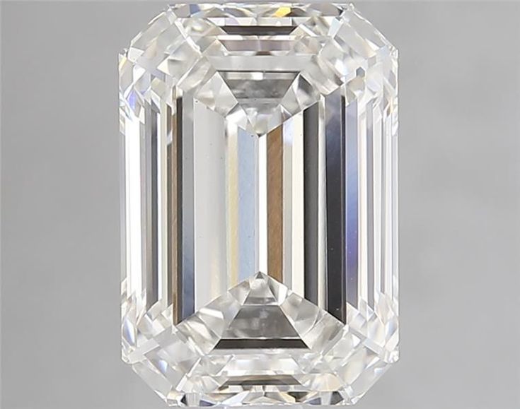 an emerald - cut diamond is shown in this undrecognized image from the side