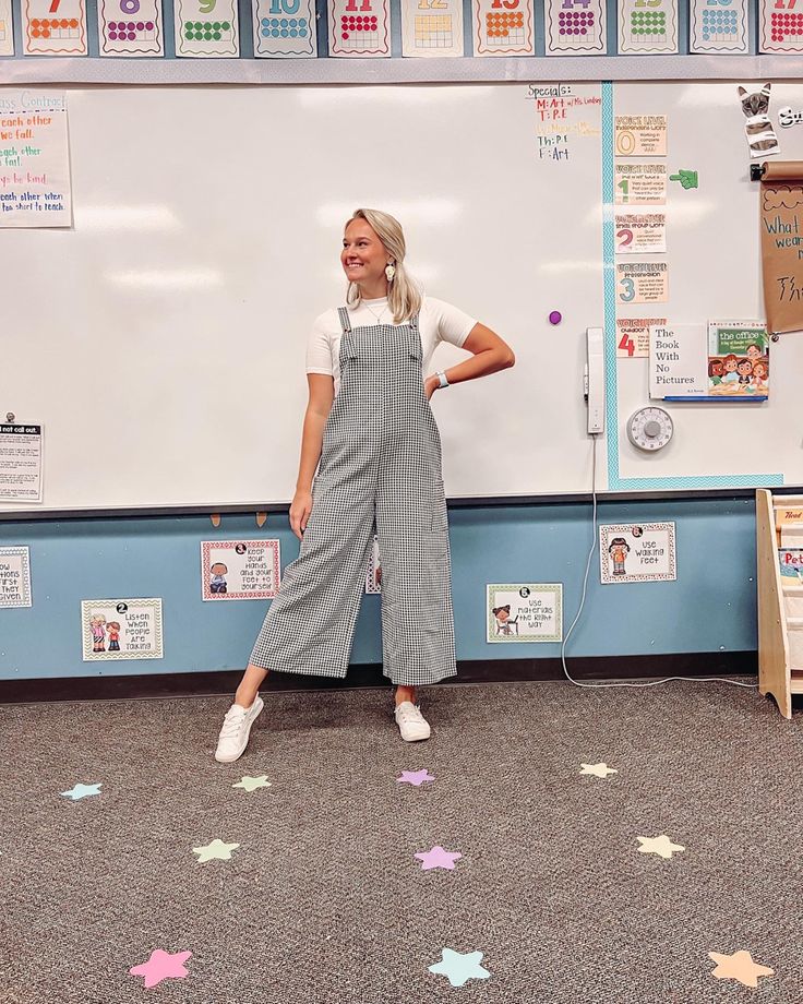 Music Teacher Aesthetic Outfit, Kindergarten Teacher Outfit Aesthetic, Teacher Jumpsuit, English Teacher Outfit Aesthetic, Teacher Jumpsuit Outfit, Primary School Teacher Outfits, Music Teacher Outfits, Kindergarten Teacher Outfit, English Teacher Outfit