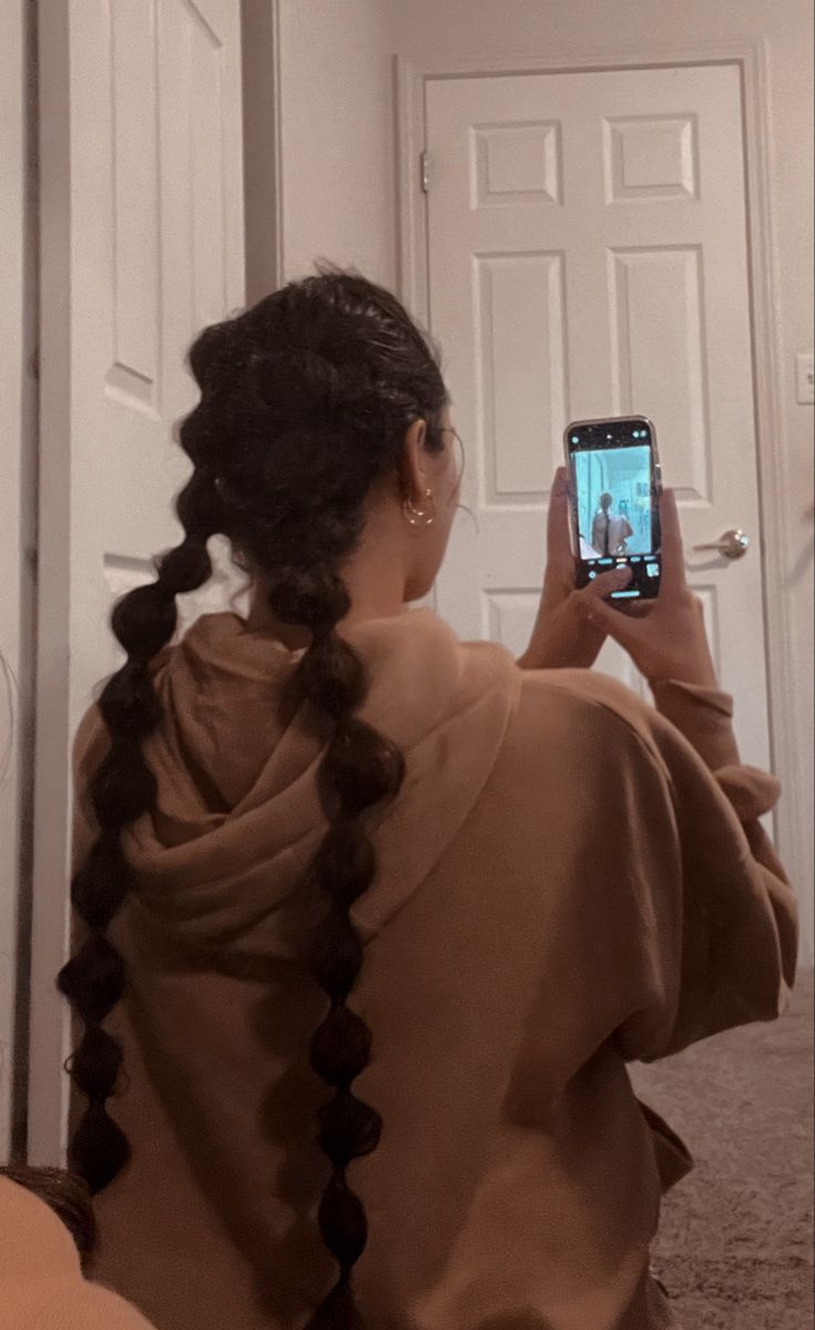 Bubble Braid Bangs, Boys Curly Hairstyles, Ponytail Looks, Braid Bangs, Braided Bangs Hairstyles, Wavy Hair With Braid, Prom Ponytail Hairstyles, Curled Hair With Braid, Cute Ponytail Hairstyles