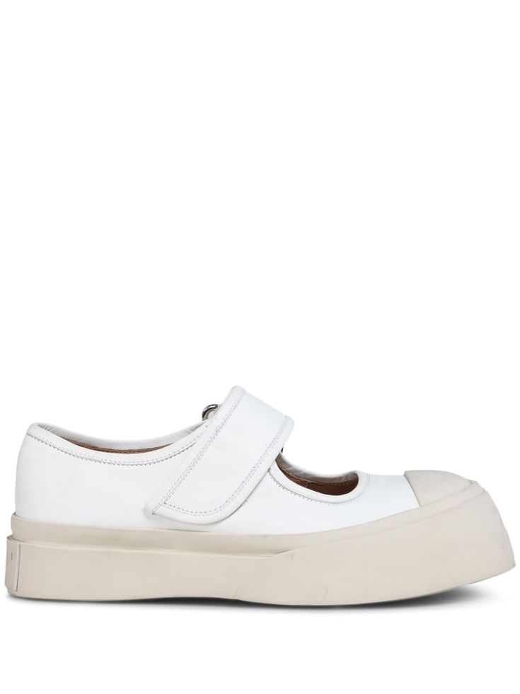 white calf leather front touch-strap fastening flatform sole contrasting toecap round toe eyelet embellishment branded heel counter Calf Leather Platform Sneakers With Contrast Sole, White Platform Sneakers With Calf Leather And Rubber Sole, White Calf Leather Platform Sneakers With Rubber Sole, Spring Leather Platform Sneakers With Removable Insole, Leather Platform Sneakers With Vulcanized Sole, Spring Leather Platform Sneakers With Insole, White Leather Platform Sneakers With Flat Heel, White Platform Sneakers With Closed Toe, High-top White Platform Sneakers With Stitched Sole