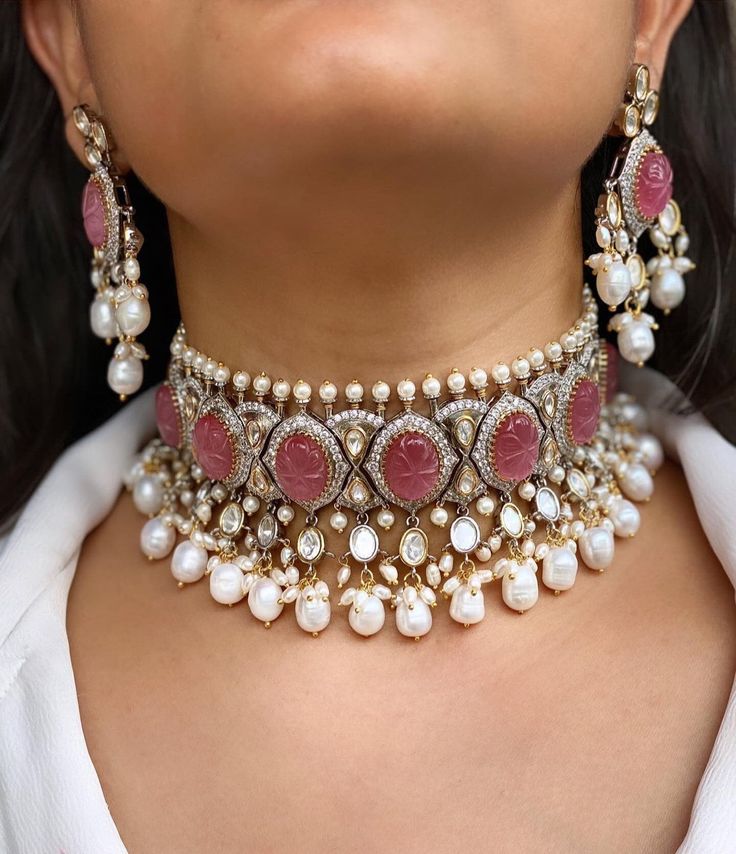 Carved Pink Sapphire Kundan CZ Victorian Choker/Designer Sabyasachi Jewelry Set/Uncut Polki Faux Diamond Choker Set/Kundan Choker set/Punjab Is Inspired By Sabyasachi Wedding Kundan jewelry Such intricate detailing in this Inspired Heritage Royal Set with Flawless Polki and Diamond work. This set will surely make heads turn .. Finest Kundan work . *Necklace length can be adjusted thorough Dori/cord on the back. Highest quality and best craftsmanship Earrings have Pushbacks Necklace Has adjustabl Wedding Choker Necklace, Victorian Choker, Kundan Choker Set, Stones Earrings, Sabyasachi Jewellery, Kundan Choker, Stone Choker, Kundan Necklace, Diamond Choker