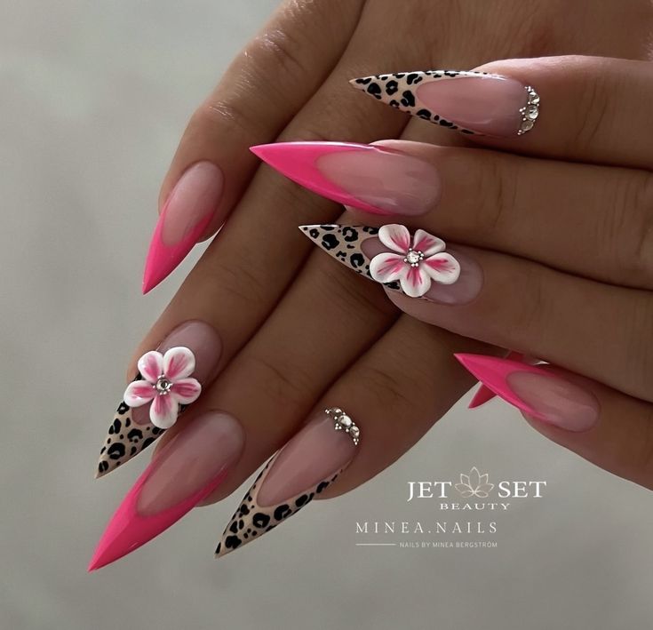 Almond French Tips With Design, Nail Designs For Almond Shaped Nails, Fantasy Nails Designs, Oval Shaped Nails Designs, Almond Nail Designs Trending Now, Long Almond Nails Designs, Baddie Stiletto Nails, Nails Designs Almond, Stilleto Nails Designs