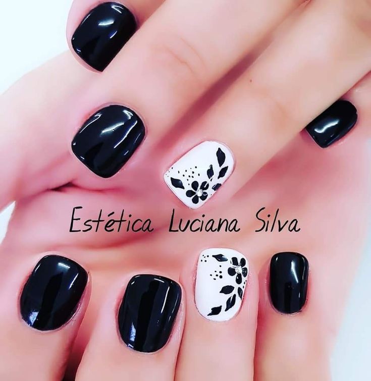 Trendy Nails Black And White, Black And White Nails, Nail Art Designs Images, Super Cute Nails, Red Acrylic Nails, Gel Acrylic Nails, Glitter Gel Nails, Fall Acrylic Nails, Black Nail Designs