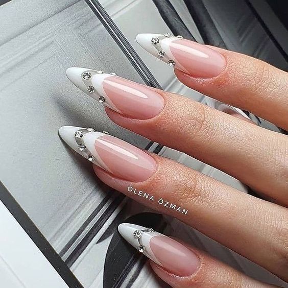 Pink Tip Nails, Airbrush Nails, Nails Design With Rhinestones, Basic Nails, Pretty Nail Art Designs, Almond Nails Designs, Nails Only, Bride Nails, Trendy Nail Design