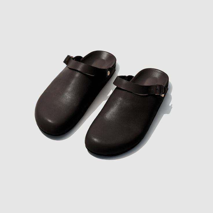 BLACK CLOG – Beatricevalenzuela.com Classic Slip-on Clogs With Rubber Sole, Modern Slip-on Closed Toe Clogs, Everyday Flat Heel Clogs With Rubber Sole, Casual Slingback Mules With Rubber Sole, Modern Open Heel Clogs With Rubber Sole, Modern Clogs With Rubber Sole And Open Heel, Classic Slip-on Sandals With Rubber Sole, Modern Mules With Rubber Sole And Open Heel, Modern Mules With Open Heel And Rubber Sole