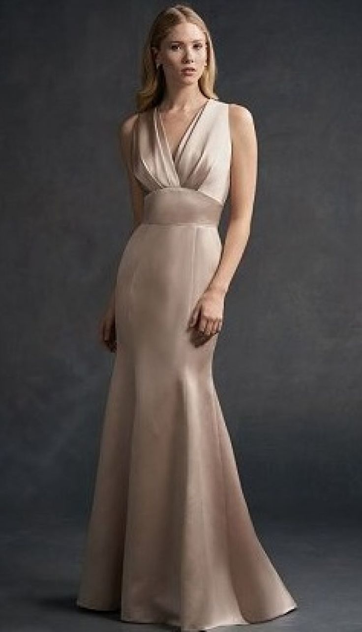 a woman in a long dress on the app store's web page, with an image of her