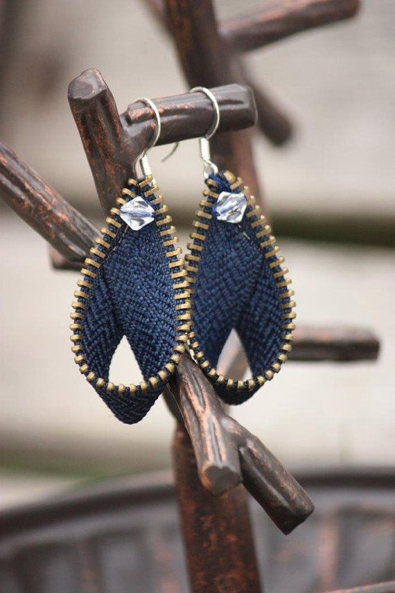 Jewlery Earrings, Diy Earrings Easy, Denim Earrings, Zipper Crafts, Zipper Jewelry, Denim Crafts Diy, Eco Jewelry, Denim Jewelry, Fabric Earrings