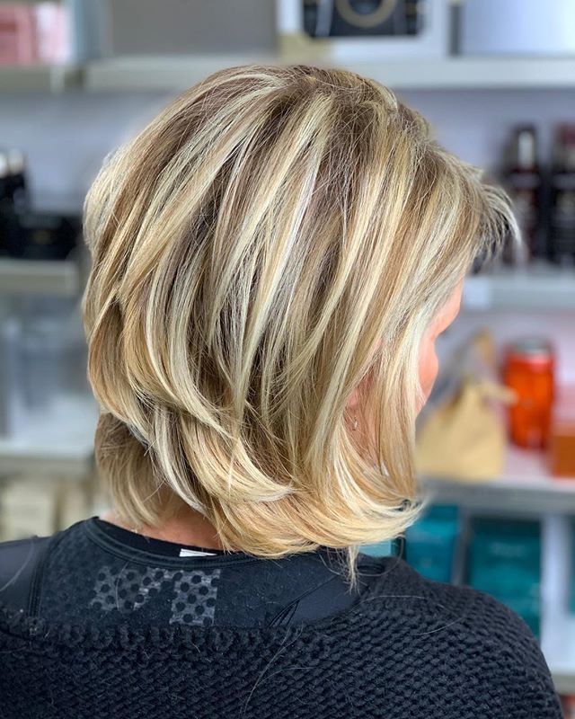 Haircuts With Layers, Pretty Blonde Hair, Medium Hair Styles For Women, Haircuts For Medium Length Hair, Layered Haircuts For Medium Hair, Haircuts For Women Over 50, Chin Length Hair, Shoulder Length Hair Cuts, Hairstyles And Haircuts