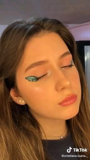 #Makeup #wonderful #Makeuptutorials How To Do Butterfly Eye Makeup, Easy Butterfly Costume, Makeup With Butterflies, Butterfly Look Makeup, Butterfly Makeup Ideas Easy, Eye Butterfly Makeup, Butterflies Eyeliner, Butterfly Liner Makeup, Easy Costume Makeup Ideas