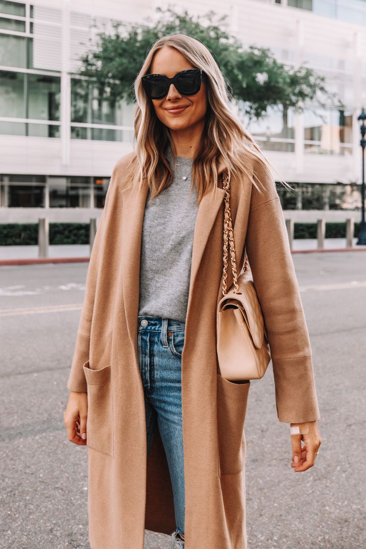 Fashion Jackson Wearing Jcrew Ella Long Sweater Blazer Grey Sweater Celine Sunglasses Coatigan Outfit, Sweater Coat Outfit, Pijamas Women, Tan Coat, Fashion Jackson, Coat Outfit, Sweater Blazer, Outfit Inspiration Fall, Coat Outfits