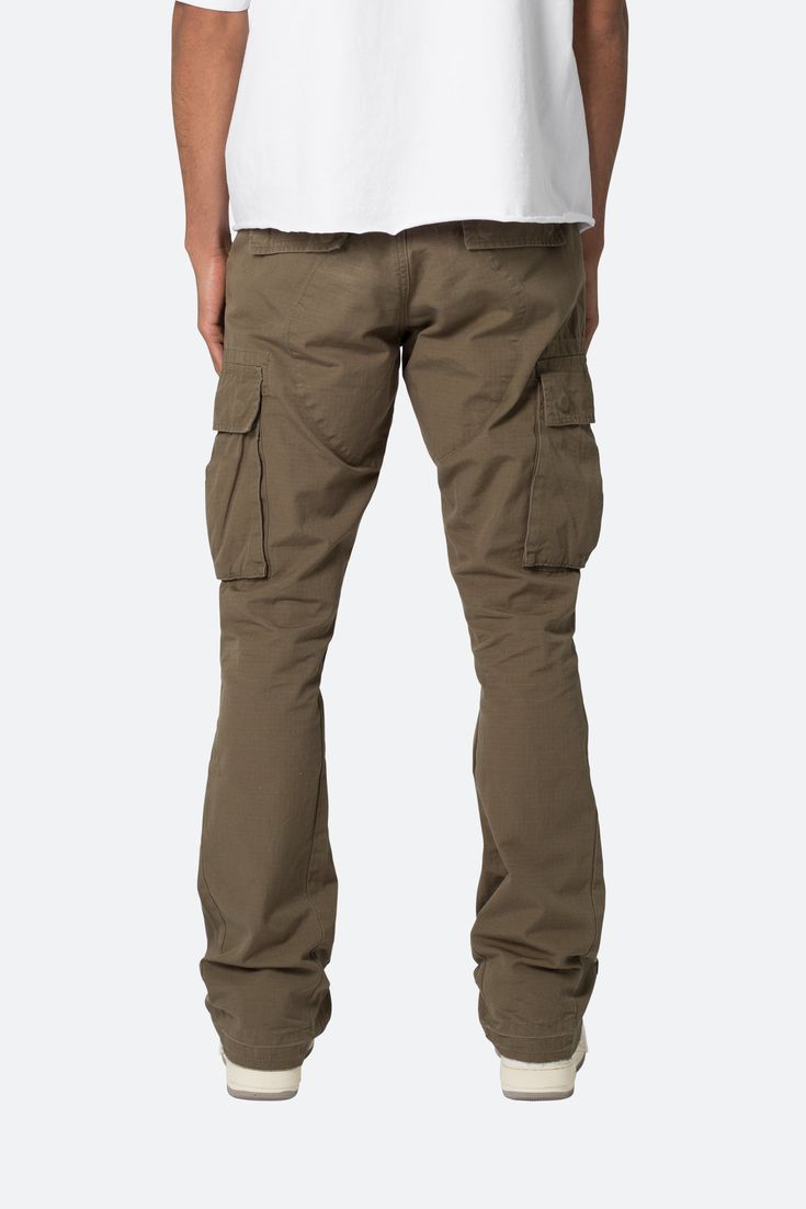 the Bootcut Cargo Pants are designed with our new B fit, which is slim through the thigh and features a slight flare at the leg opening and is constructed from washed twill, with a vintage wash, and finished with tonal self panelling. details flare at leg opening 100% cotton model is 6’1, 140 lbs and wears a size 30 Fitted Washed Straight Leg Cargo Jeans, Fitted Straight Leg Washed Cargo Jeans, Urban Style Washed Full-length Bottoms, Urban Style Full-length Washed Bottoms, Urban Style Full Length Washed Bottoms, Cotton Bottoms With Washed Standard Cut Leg, Cotton Bottoms With Standard Cut Leg, Urban Fitted Straight Leg Cargo Pants, Urban Style Washed Fitted Pants