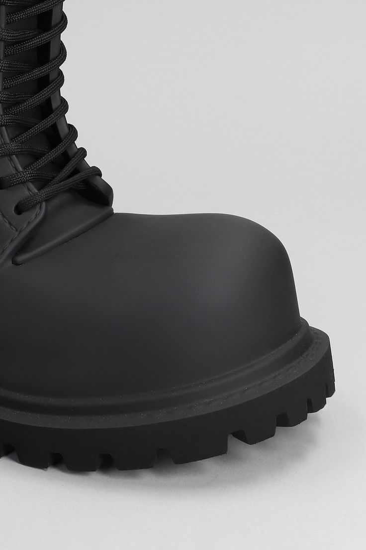 Steroid Boot Combat Boots In Black Eva Cristóbal Balenciaga, Officine Creative, Chloe Purses, Burberry Hat, Balenciaga Shoes, Engineered Garments, Luxury Accessories, Bold Fashion, Fashion Labels