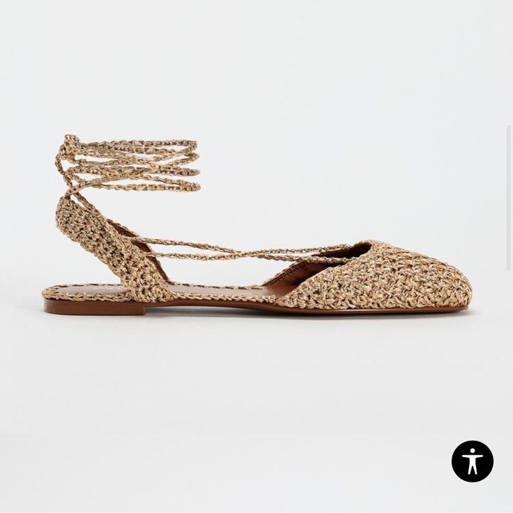 Flat Crochet Slingback Shoes. Fabric With Metallic Thread Effect Detail. Ankle Strap Closure. Chic Pointed Toe Lace-up Beach Sandals, Chic Pointed Toe Lace-up Sandals For Beach, Chic Lace-up Sandals With Pointed Toe For Beach, Chic Lace-up Sandals With Woven Sole, Zara Open Toe Slingback Pumps For Summer, Flat Crochet, Zara Gold, Slingback Shoes, Shoes Color