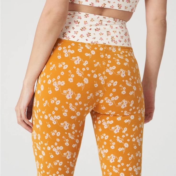 Ebb & Flo Floral Leggings In Mustard Color. New With Tags. Offers Welcome. No Trades. Bundle For Discount. Fitted Cotton Yoga Pants For Summer, Summer Cotton Fitted Leggings, Non-stretch Yellow Cotton Bottoms, Fitted Yellow Floral Print Pants, Fitted Yoga Pants For Spring Loungewear, Yellow Stretch Cotton Bottoms, Yellow Cotton Stretch Bottoms, Yellow Floral Print Cotton Bottoms, Stretch Yellow Cotton Bottoms