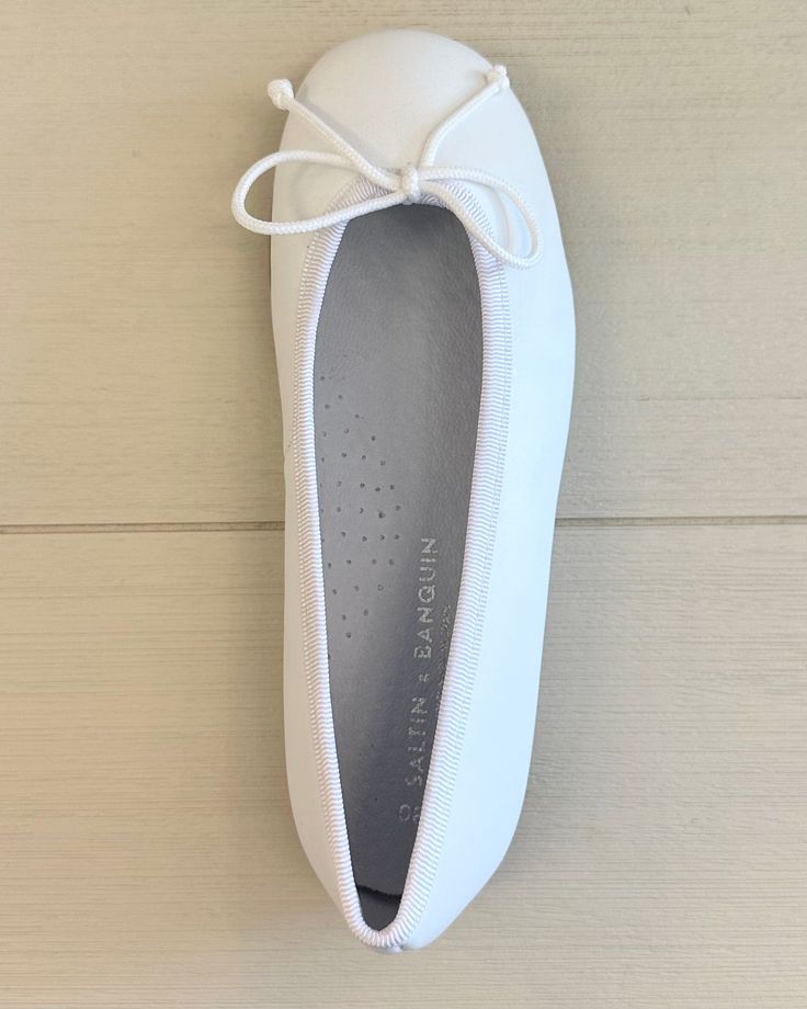 Beautiful and comfortable Spanish shoes for girls to wear on special occasions, such as the first communion. Please refer to the size conversion table. 100% leather Any variations in color or texture within this product are nor irregularities, but rather a result of the unique production process. Made in Spain Final Sale, no exchanges nor returns will be available Size EU28 = 18cm or 7 1/8" Size EU29 = 19cm or 7 1/2" SIze EU30 = 19.5cm or 7 3/4" Size EU31 = 20.5cm or 8 1/8" Size EU32 = 21cm or 8 Luxury White Ballet Flats For Women, White Synthetic Ballet Flats With Round Toe, White Leather Ballet Flats With Round Toe, White Slip-on Ballet Flats, White Leather-sole Closed Toe Ballet Flats, Girls Leather Shoes, Spanish Shoes, Ballerina Shoes, Ballet Flat Shoes