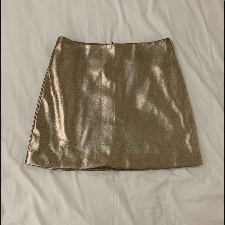 High Waisted Gold Skirt For Night Out In Fall, Gold Skirt For Fall Night Out, Chic Gold Mini Length Bottoms, Chic Flared Skirt For Party Season, Forever 21 Skirt For Night Out In Fall, Gold Lined Skirt For Night Out, Forever 21 Mini Length Skirt For Party, Forever 21 Fitted Skort For Party, Trendy Forever 21 Skort For Night Out