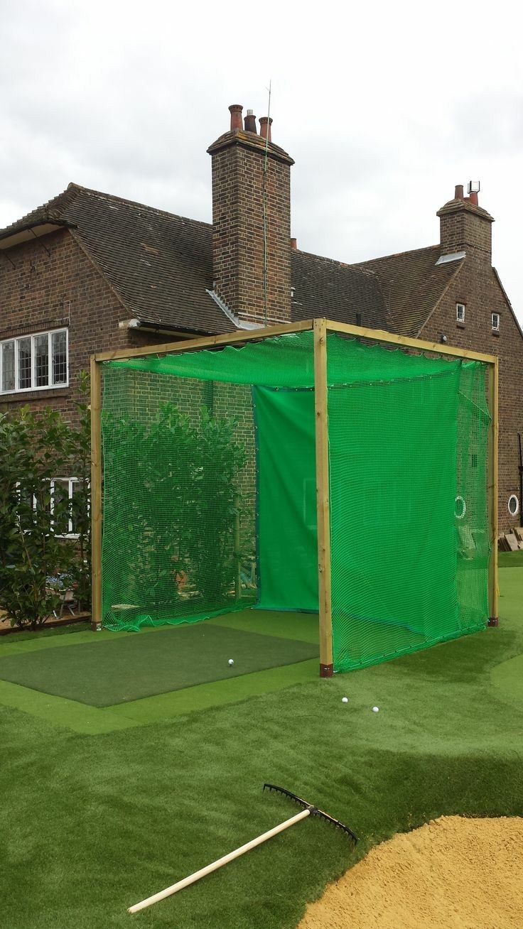 Diy Golf Net, Golf Screen, Backyard Golf, Home Golf Simulator, Diy Golf, Golf Simulator Room, Golf Practice Net, Golf Room, Green Backyard