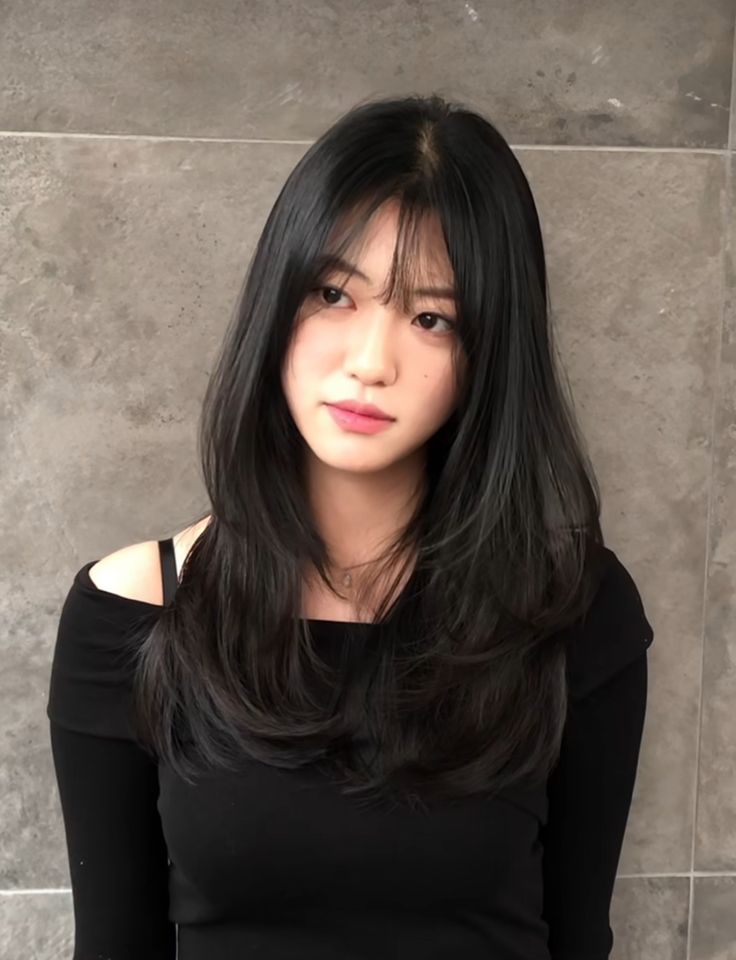 Korean Long Hair, Pretty Hair Cuts, Hair Style Korea, Hair Inspiration Long, Layered Haircuts For Medium Hair, Asian Short Hair, Hair Streaks, Hairstyles For Layered Hair, Blowout Hair