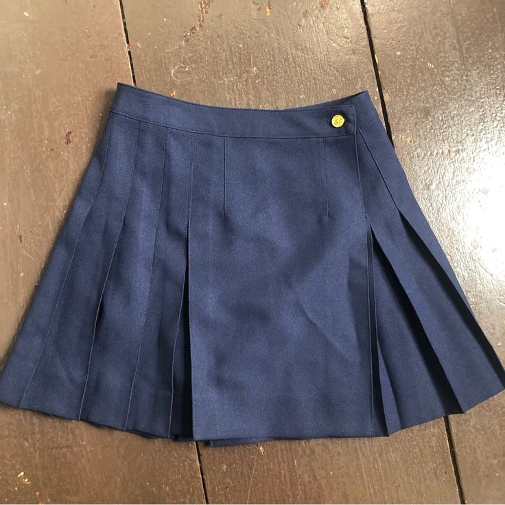 Never Worn, Super Adjustable, Very Cute Classic Blue Mini Skirt, Navy Pleated Skort, Navy Fitted Mini Pleated Skirt, Fitted Navy Pleated Mini Skirt, Blue Tennis Skirt For School, Blue Short Tennis Skirt For School, Blue School Tennis Skirt, Blue School Uniform Pleated Skirt For Spring, Classic Blue Pleated Skirt For Spring